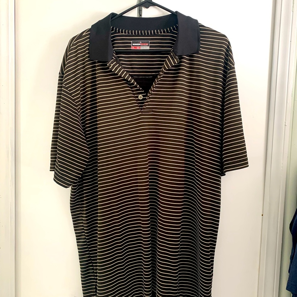 GRAND SLAM PERFORMANCE SHORT SLEEVE POLO SHIRT. SIZE XL.